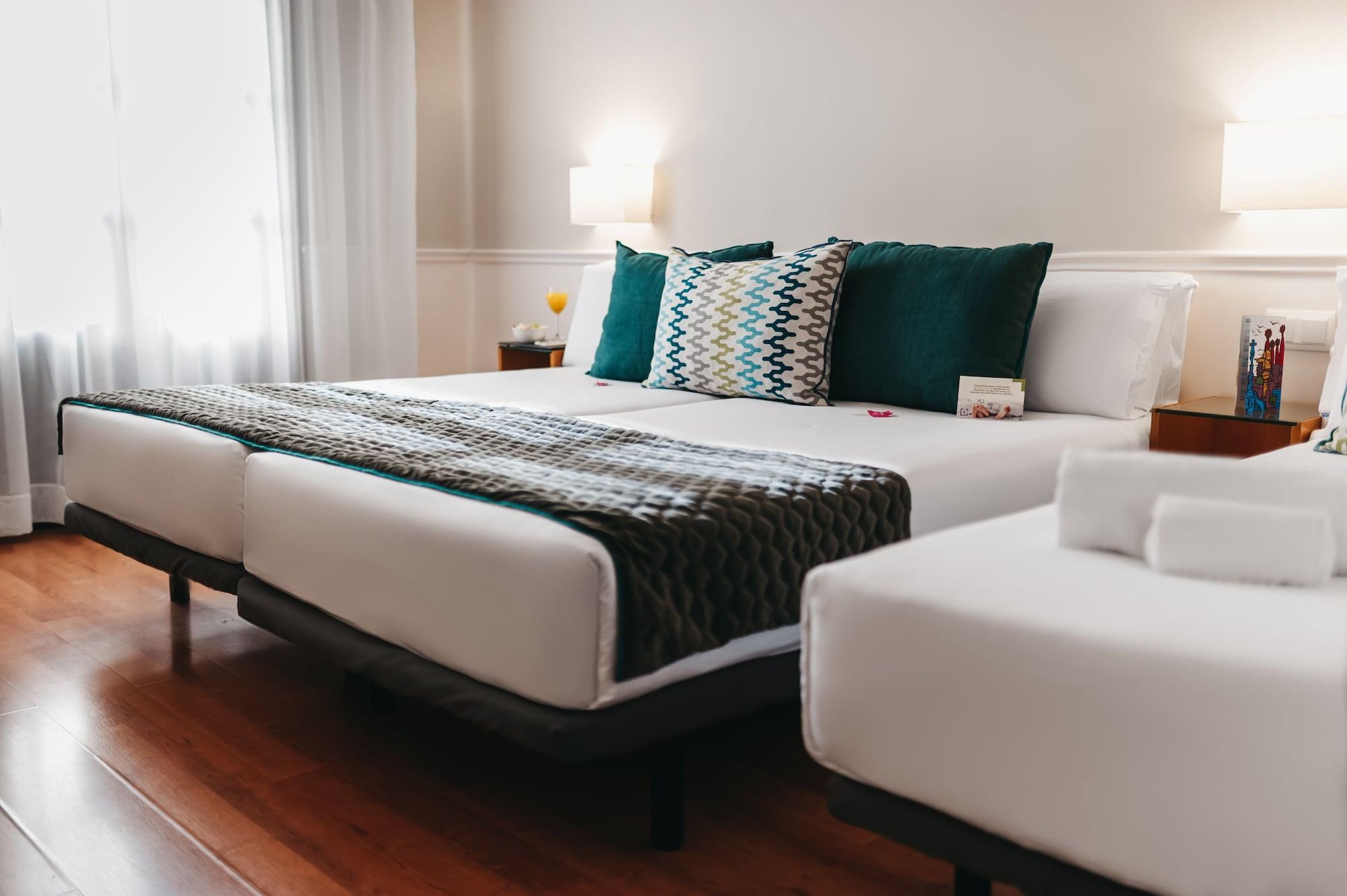 Oriente Atiram Hotel Barcelona Luaran gambar
