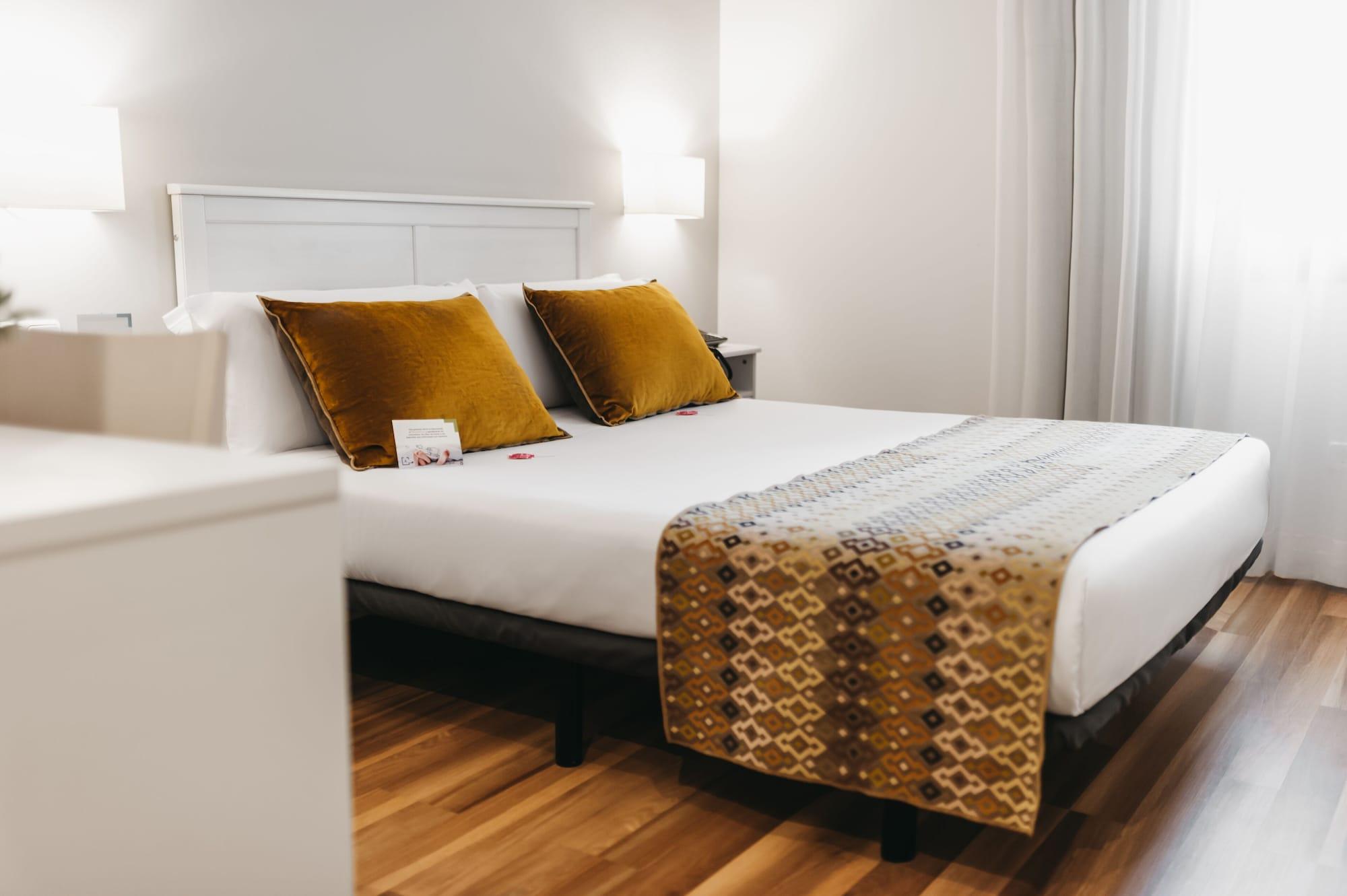 Oriente Atiram Hotel Barcelona Luaran gambar