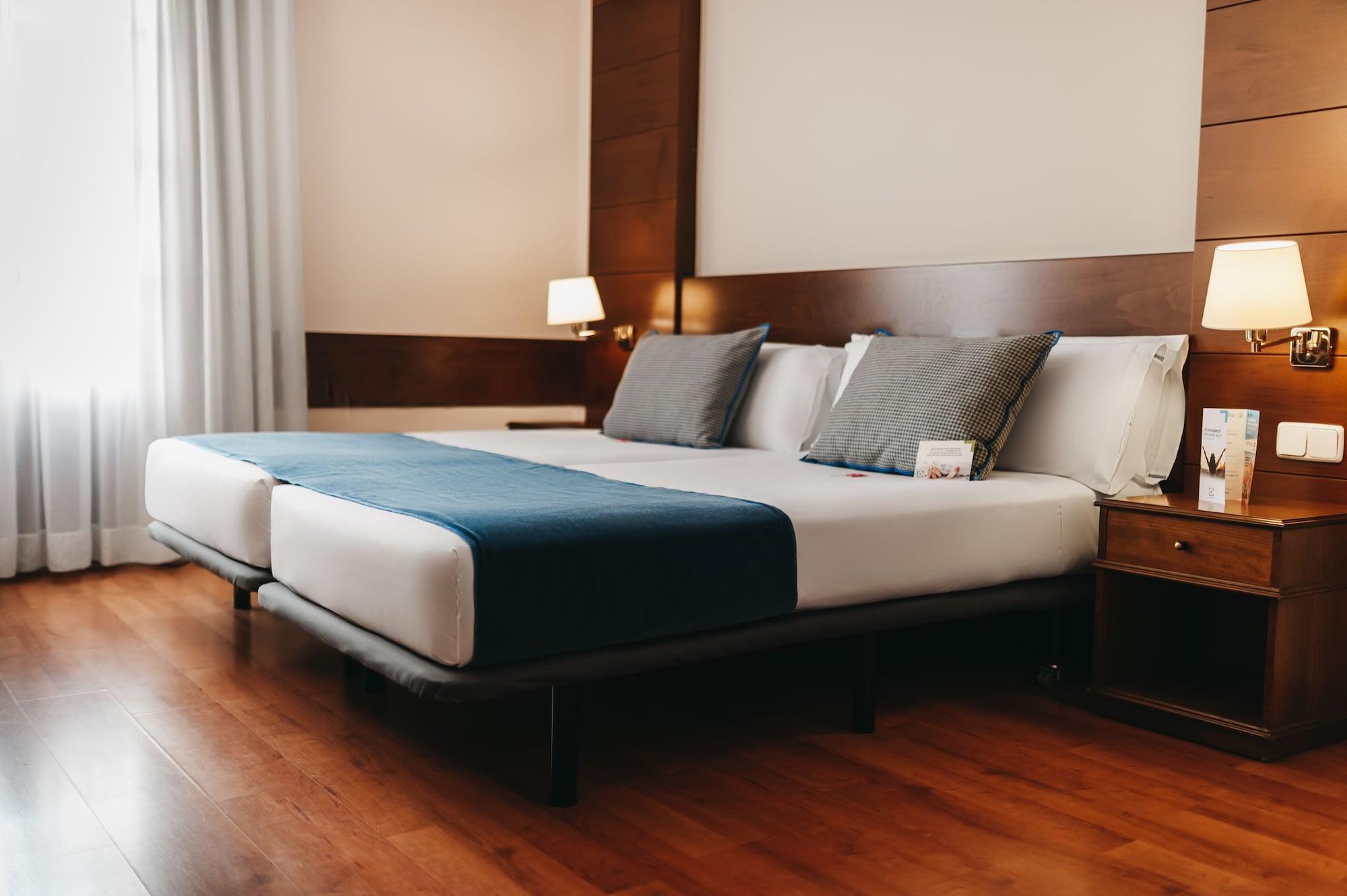 Oriente Atiram Hotel Barcelona Luaran gambar