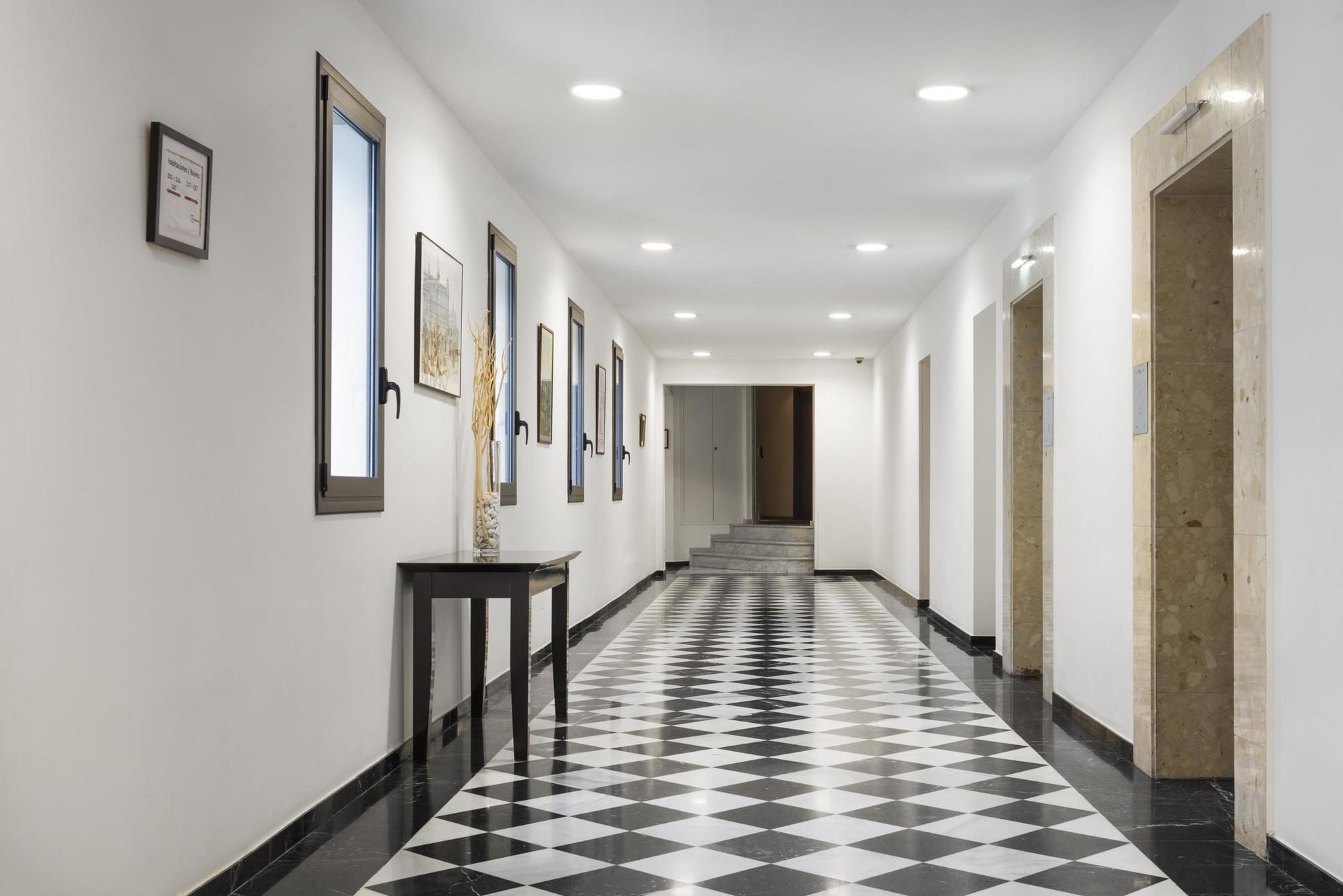 Oriente Atiram Hotel Barcelona Luaran gambar