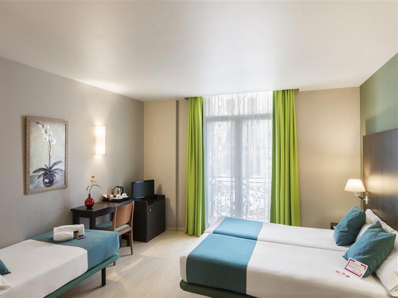 Oriente Atiram Hotel Barcelona Luaran gambar