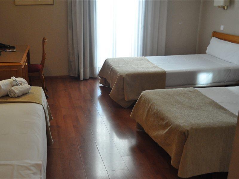 Oriente Atiram Hotel Barcelona Luaran gambar