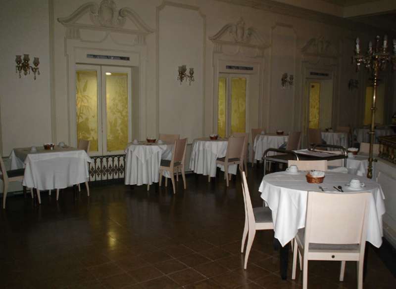 Oriente Atiram Hotel Barcelona Luaran gambar