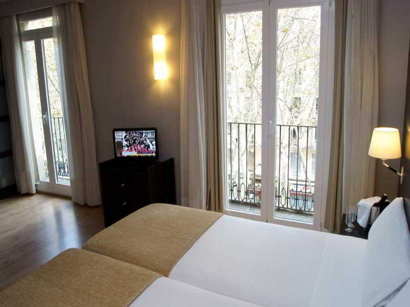 Oriente Atiram Hotel Barcelona Luaran gambar