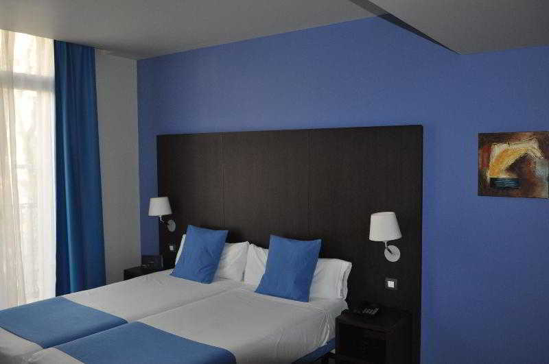 Oriente Atiram Hotel Barcelona Luaran gambar