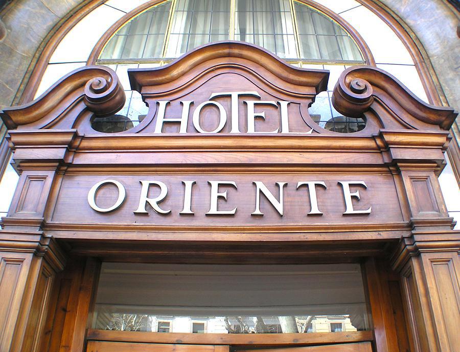 Oriente Atiram Hotel Barcelona Luaran gambar